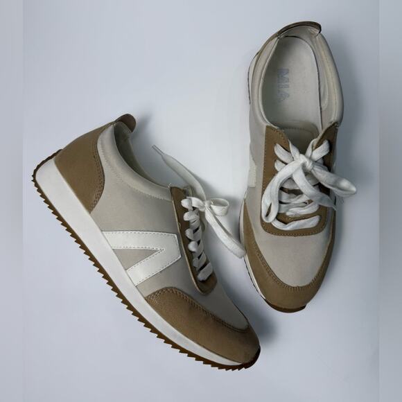 MIA Kable Retro Sneaker Ivory Natural Size 8.5 - Picture 1 of 9